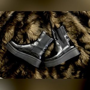 Vagabond Tara Platform Chelsea Boot
